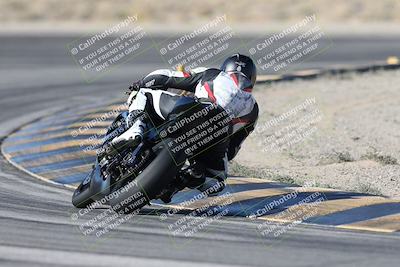 media/Dec-01-2025-Moto Forza (Mon) [[2daa91e15f]]/1-Advanced Group/Session 2 Turn 11 Backside/